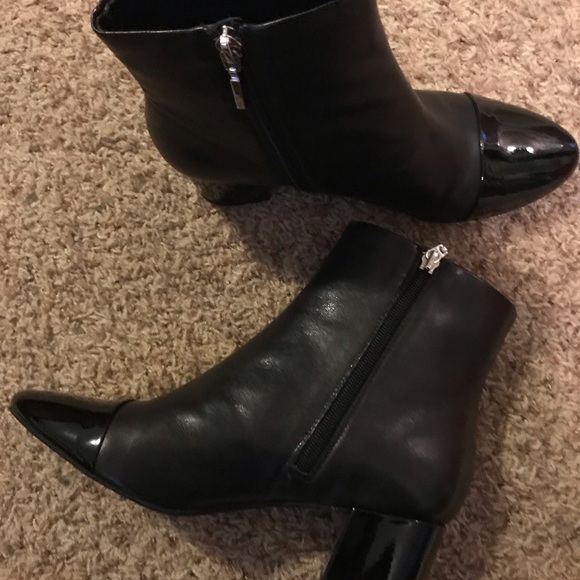 Wittner of Australia. Booties. Fits like an 8.5 - Picture 2 of 6